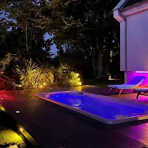 Eden - Piscine & D Hotes Bed & Breakfast Locquirec