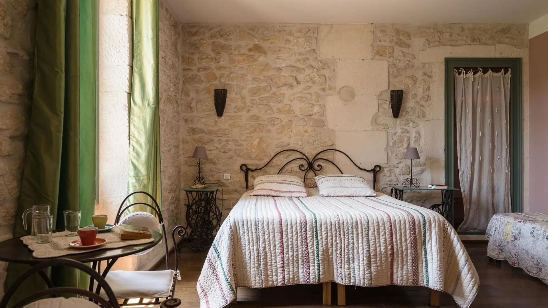Hotel Mas Vidau Porte Des Alpilles Saint-Étienne-du-Grès 0*,  法国